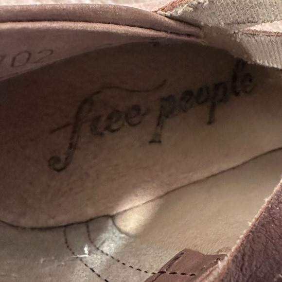 Free People “Lost Valley” Leather Ankle Boot Distressed Straps in Grayish Tan 40 - Picture 10 of 16